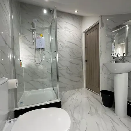 New Penthouse Pad - 5 Mins From Leeds Centre リーズ